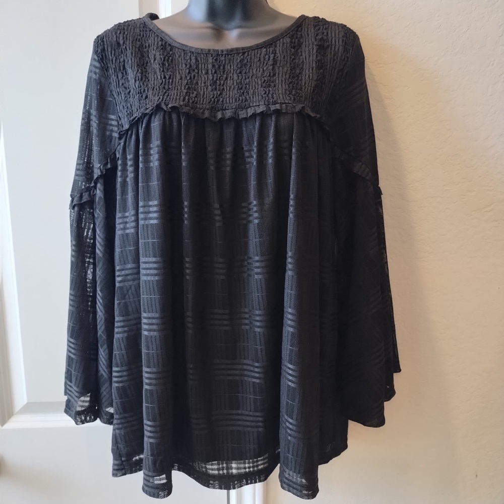 Time & Tru Top Womens Size Large  Black Smocked Bell Sleeve Lined